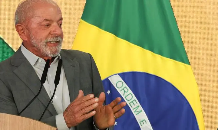 Lula vai retomar viagens internacionais após vitória nas urnas