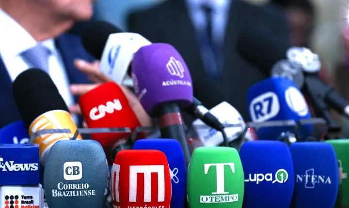 Pesquisa inédita revela que assédio e sobrecarga afetam a saúde mental de jornalistas no Brasil