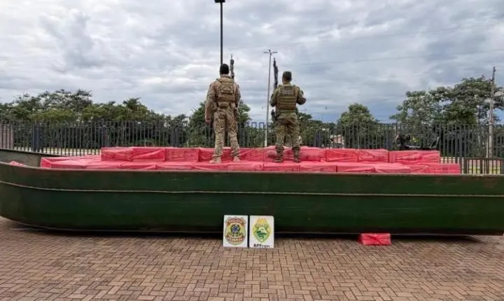 Balsa do contrabando e caminhão são apreendidos em Mercedes