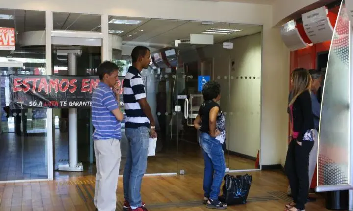 Trabalhadores fazem paralisação dos bancários em todo o país nesta quinta