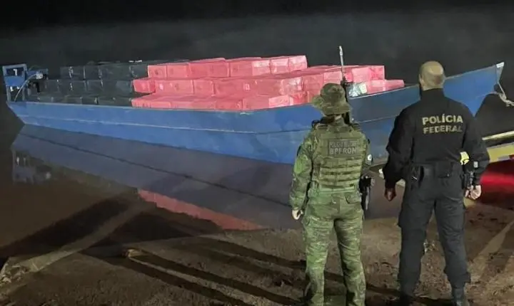 Barco com carga milionária de cigarros é apreendido em Guaíra