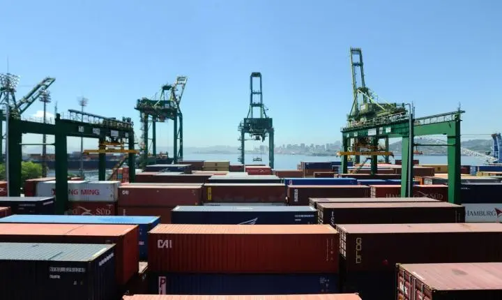Brasil e EUA marcam reunião virtual para negociar o tarifaço dos EUA