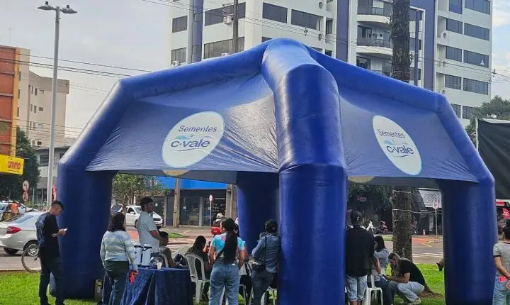 C.Vale realiza entrevistas de emprego na Praça Central durante a Semana da Inovação