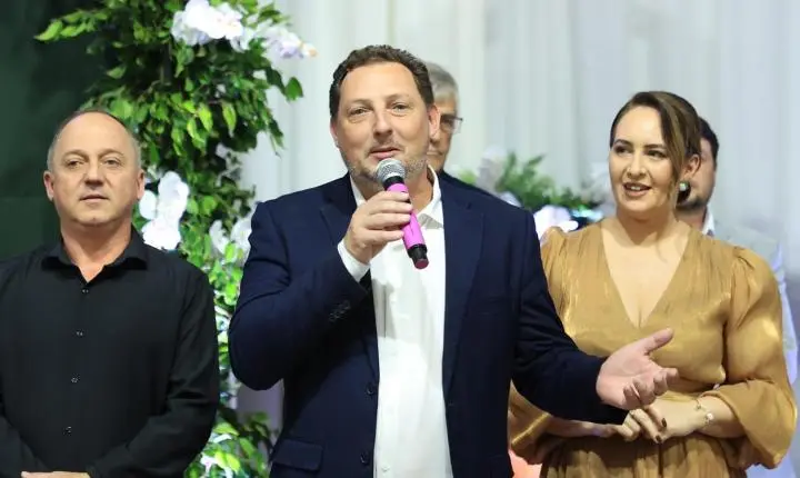 Café Colonial reúne autoridades e comunidade no lançamento oficial da 26ª Festa das Orquídeas e elege a Princesa das Orquídeas 2026