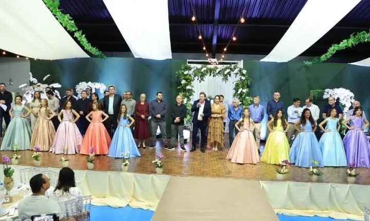Café Colonial reúne autoridades e comunidade no lançamento oficial da 26ª Festa das Orquídeas e elege a Princesa das Orquídeas 2026
