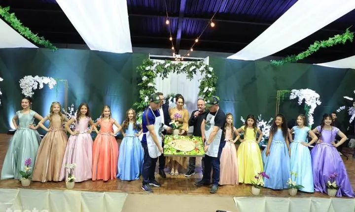 Café Colonial reúne autoridades e comunidade no lançamento oficial da 26ª Festa das Orquídeas e elege a Princesa das Orquídeas 2026