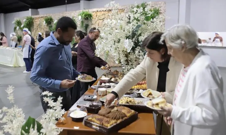 Café Colonial reúne autoridades e comunidade no lançamento oficial da 26ª Festa das Orquídeas e elege a Princesa das Orquídeas 2026