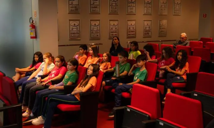 Câmara de Palotina recebe alunos do Colégio Terra do Saber durante sessão ordinária