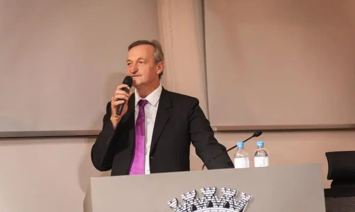 Câmara Municipal realiza primeira edição do Prêmio “Mestres do Saber” em homenagem a profissionais da educação