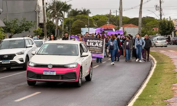 Caminhada do Agosto Lilás mobiliza Terra Roxa no combate à violência contra a mulher