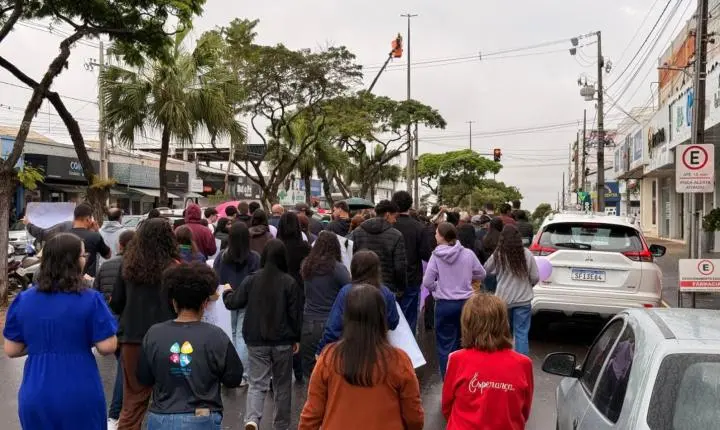 Caminhada do Agosto Lilás mobiliza Terra Roxa no combate à violência contra a mulher