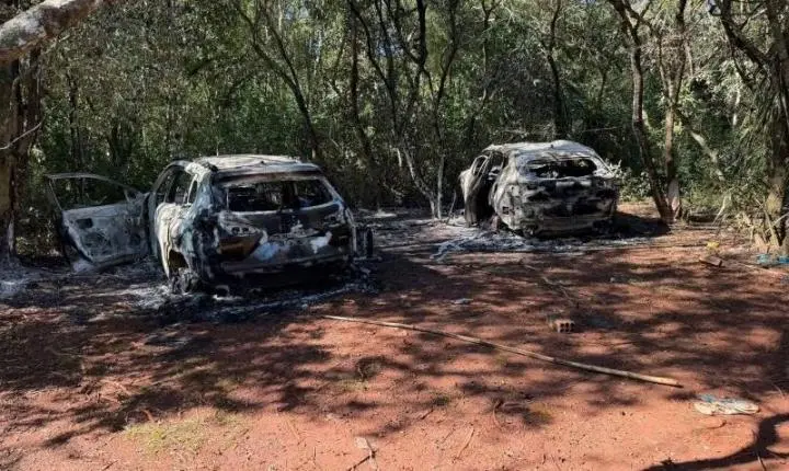 Carros são encontrados queimados às margens do Lago de Itaipu e podem estar ligados a mega assalto no Paraguai
