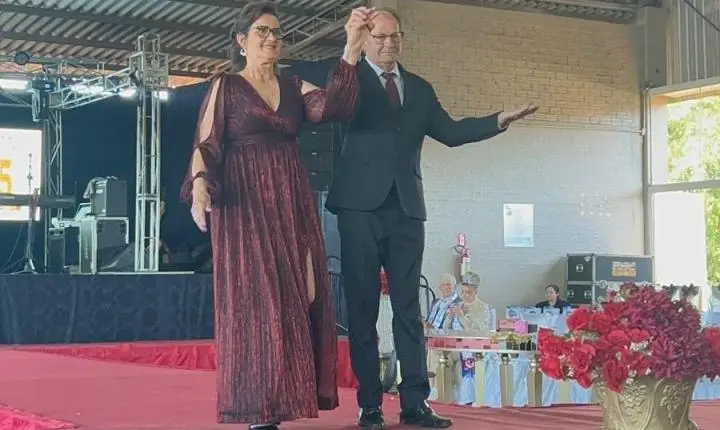 Casal de Maripá brilha na 5ª edição do Miss e Mister Terceira Idade da AMOP em Iguatu