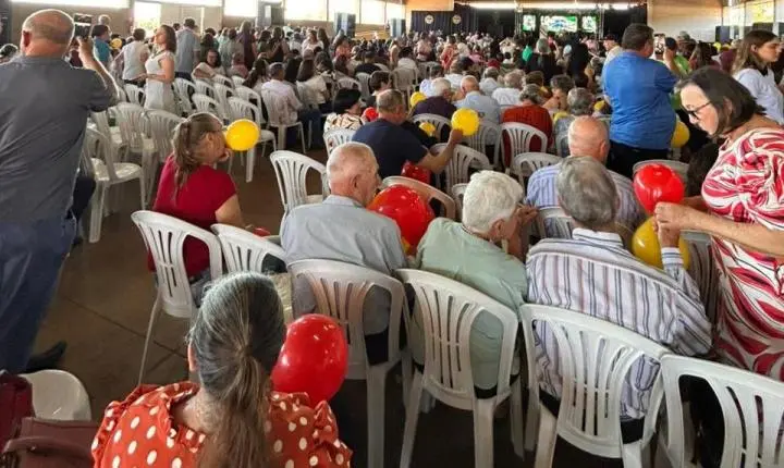 Casal de Maripá brilha na 5ª edição do Miss e Mister Terceira Idade da AMOP em Iguatu
