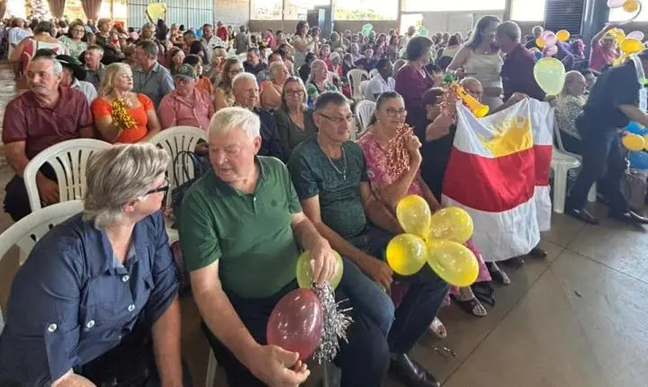 Casal de Maripá brilha na 5ª edição do Miss e Mister Terceira Idade da AMOP em Iguatu