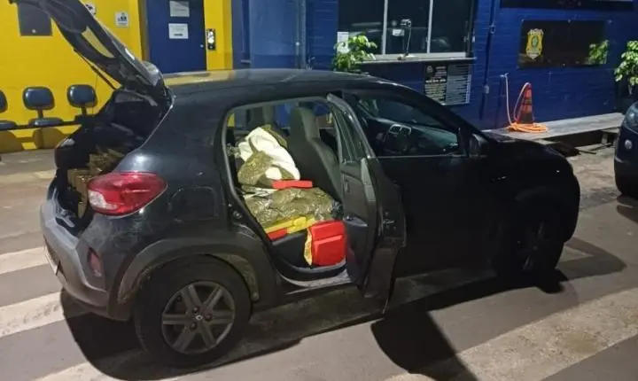 Casal é preso pela PRF em Guaíra com carro carregado de drogas que seguia para o RS
