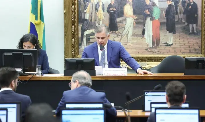 CCJ da Câmara avança com PEC que extingue aposentadoria compulsória para juízes