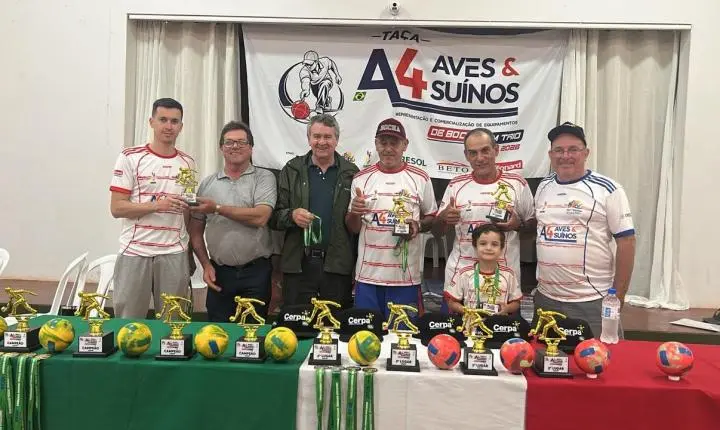 Centro Cultural Italiano conquista título do Municipal de Bocha em Trios em Palotina