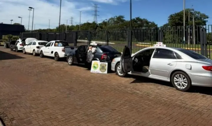 Cinco veículos carregados com cigarros contrabandeados são apreendidos em Mercedes