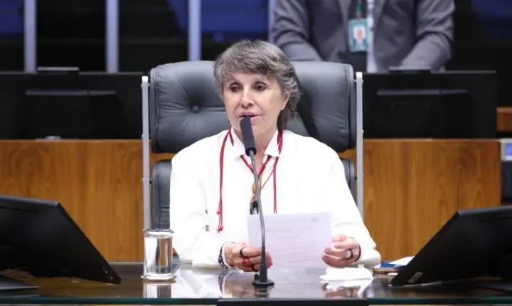A Câmara dos Deputados aprova política de incentivo à arte inclusiva para pessoas com deficiência