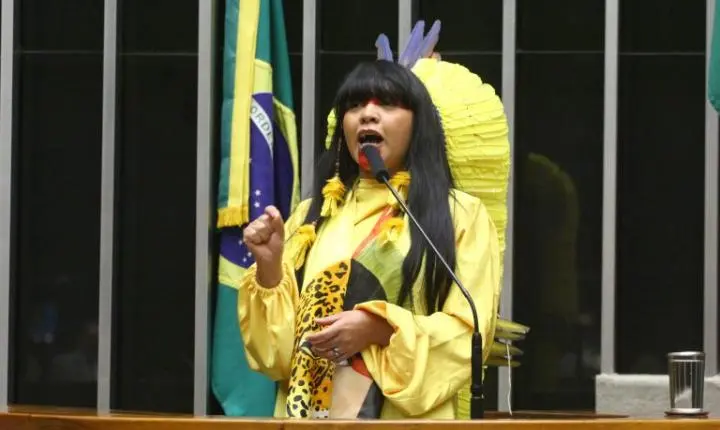 Comissão fixa limite de repasse para candidaturas de mulheres negras