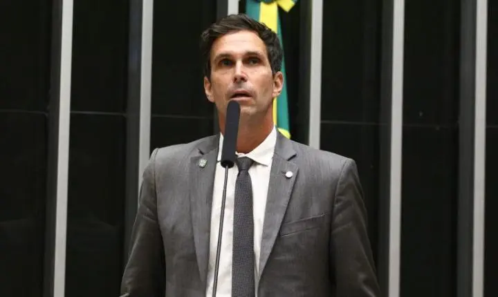 Projeto de lei proíbe o desligamento de jovens atletas durante o ano escolar