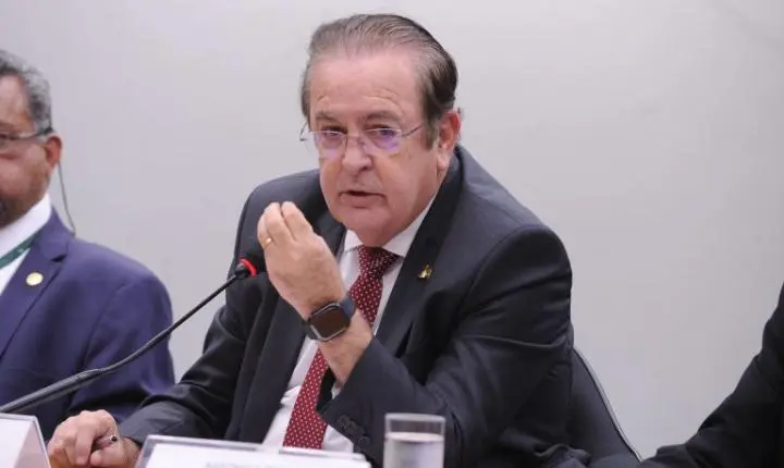 CCJ aprova proposta que permite a extensão do estágio após a formatura no ensino superior