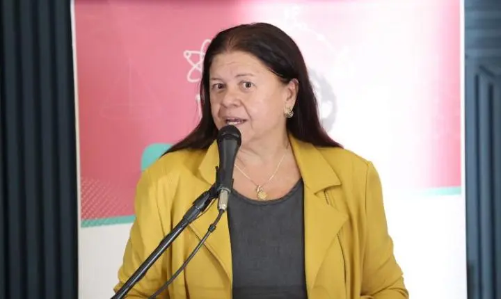 Comissão da Câmara aprova projeto de lei que obriga planos de saúde a cobrir custos de acompanhante no parto