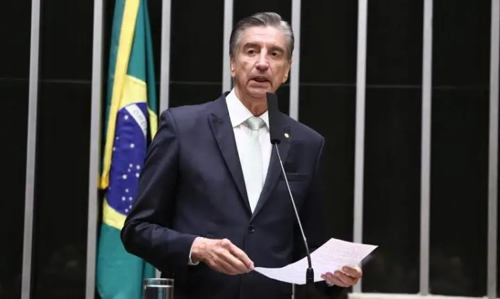 Comissão da Câmara aprova projeto para suspender pagamentos do Fies em calamidade pública