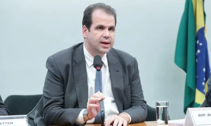 CCJ aprova projeto que autoriza desembarque fora do ponto no transporte público à noite