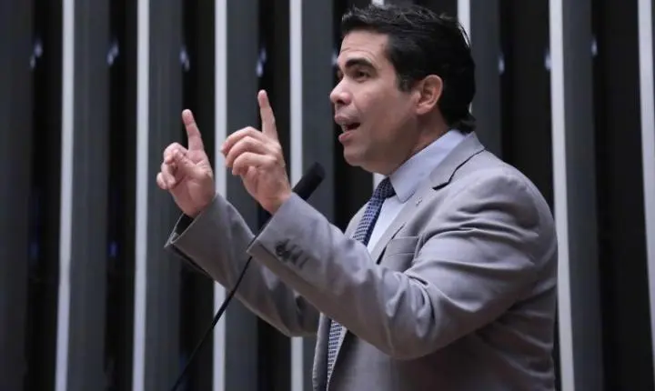 Comissão aprova fim da renovação periódica para credencial de estacionamento de pessoa com deficiência permanente