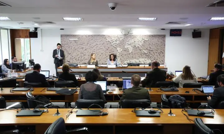Congresso debate a regulação das redes sociais em audiência nesta segunda