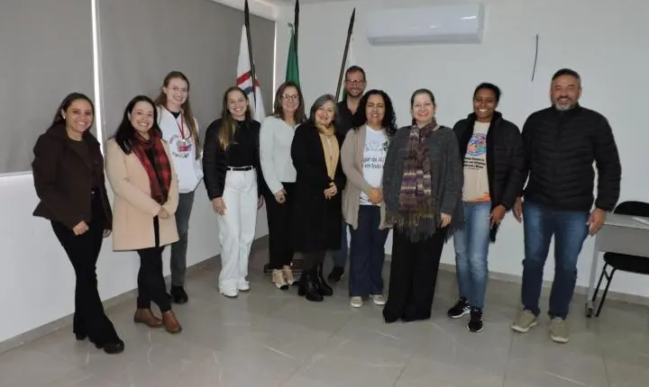 Conselho Municipal debate prestação de contas e organização da Conferência da Criança e do Adolescente