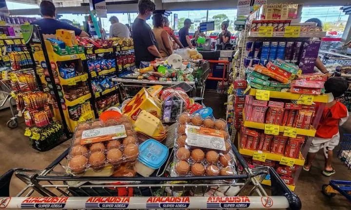 Consumo de alimentos registra alta após proibição das bets no Brasil