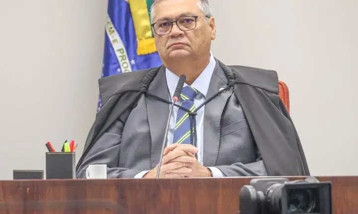 Flávio Dino revoga decisão de Mendonça e libera post de Antonio Tabet