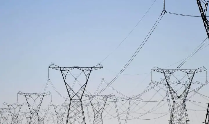 Distribuidoras de energia preparam plano especial para garantir votação no domingo