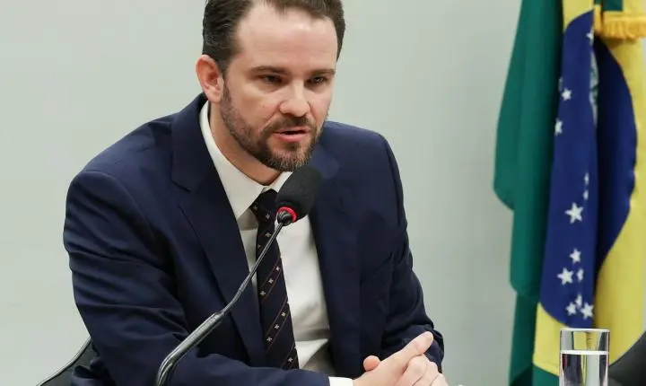 Dívida pública do Brasil é menor que a de países ricos, diz Durigan