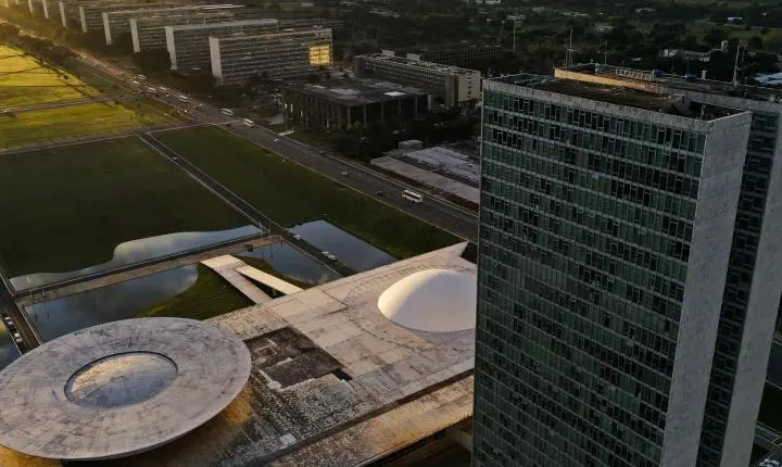 Eleições 2026: entenda o papel de senadores e deputados no Congresso