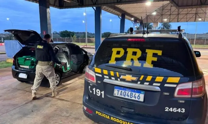 Em menos de 24 horas, PRF apreende dois carros lotados de drogas em Guaíra