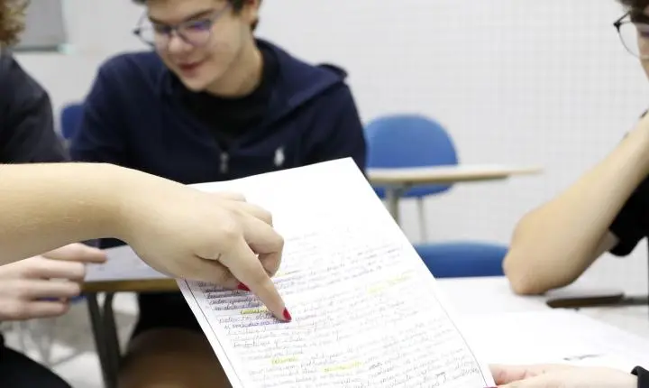 Inep divulga a cartilha do Encceja 2026 para orientar os estudantes