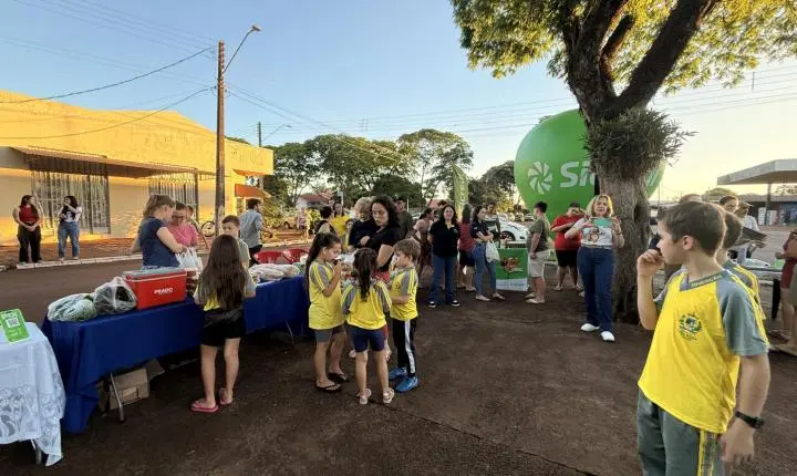Escola Municipal Castro Alves encerra Mostra do projeto Finanças na Mochila