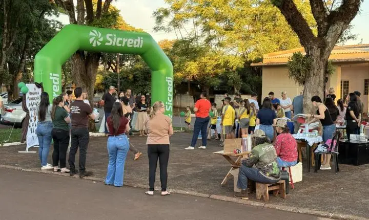 Escola Municipal Castro Alves encerra Mostra do projeto Finanças na Mochila