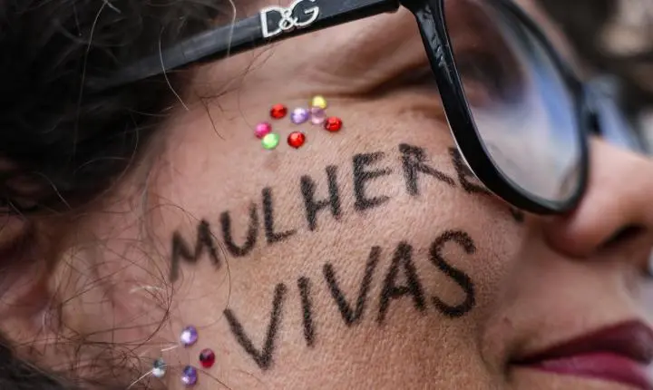 Ex-policial do Rio recebe condenação por feminicídio de ex-esposa