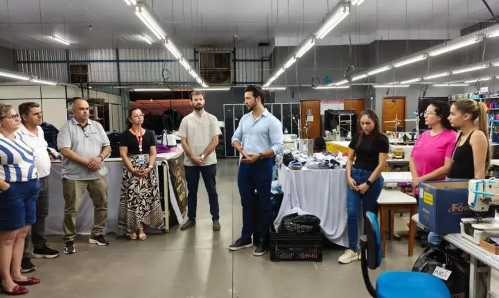 Faculdade do Trabalhador inicia curso de Costura Industrial em parceria com o Senai