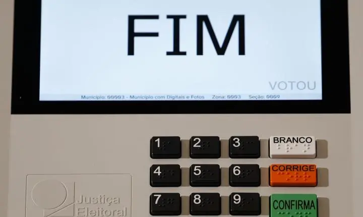 Federação PSOL-Rede oficializa apoio a Lula para disputa presidencial