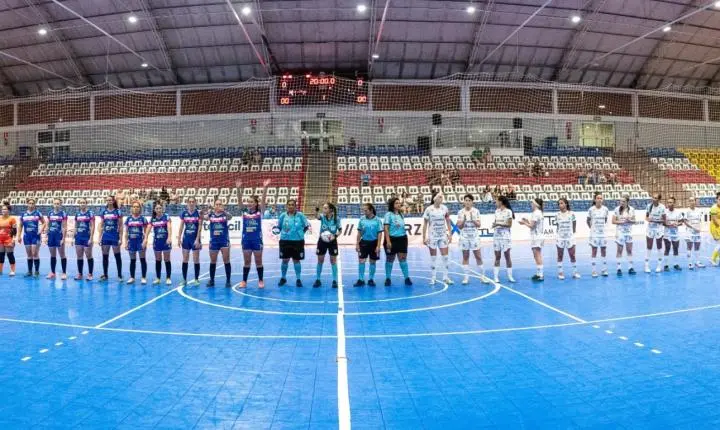 Futsal feminino de Palotina estreia no Paranaense 