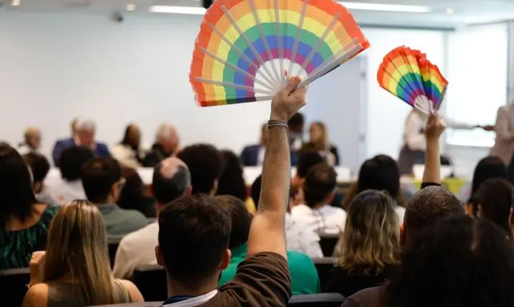 Governo do Rio de Janeiro promete regularizar salários atrasados do programa Rio Sem LGBTIfobia