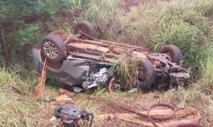 Grave colisão entre ambulância e caminhonete deixa dois mortos no Paraguai
