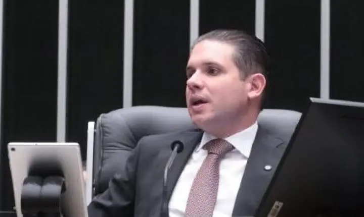 Hugo Motta diz que MP da medicina garante rigor e melhoria nos cursos