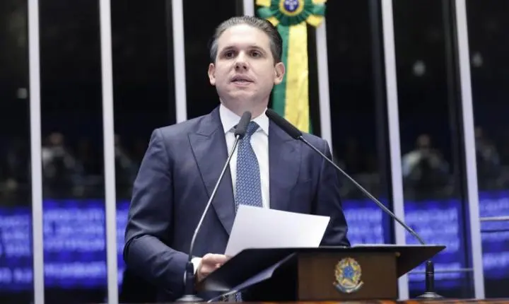 Hugo Motta defende o diálogo contínuo entre os Poderes em evento em Brasília